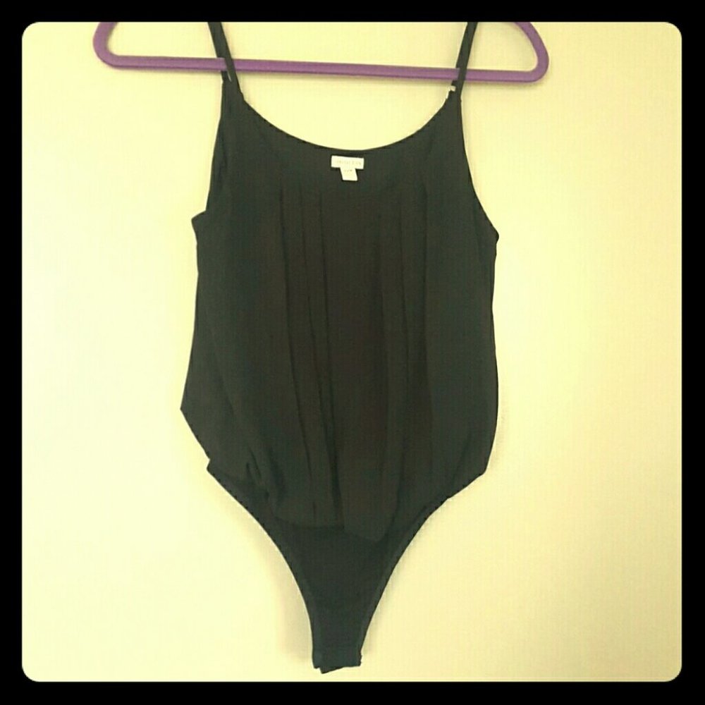 GUESS Black body suit top -Xs (new)